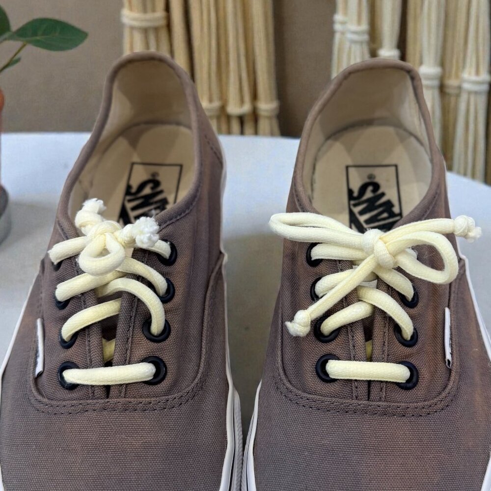 Vans Women's Size 6.5 Lace Up Canvas Sneakers Gray - Picture 4 of 11